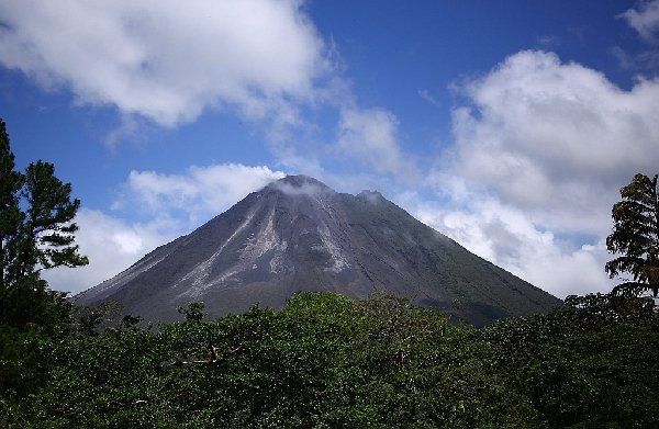 001volcanoarenal.jpg